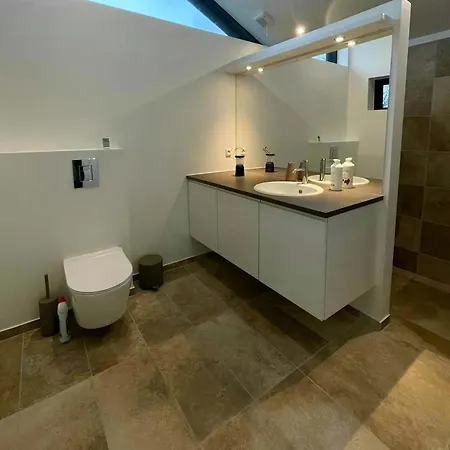 Vakantiehuis Modern By Rude